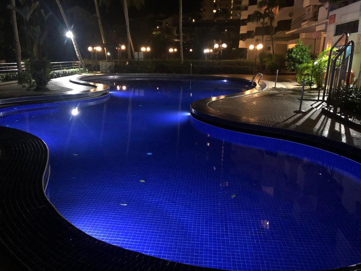 Beach Resort Home Stay Sri Sayang Apartment Batu Ferringhi 2Bedroom Esterno foto